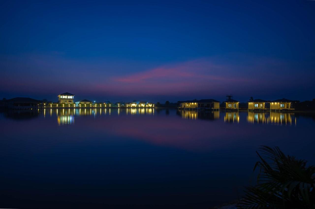 Lumbini Palace Resort エクステリア 写真