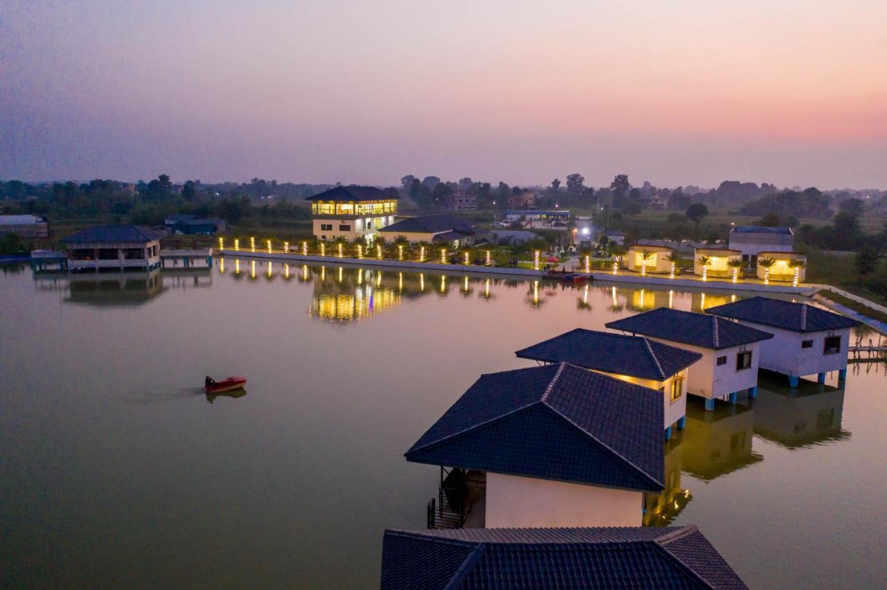 Lumbini Palace Resort エクステリア 写真