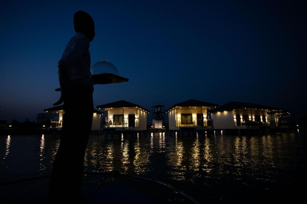 Lumbini Palace Resort エクステリア 写真