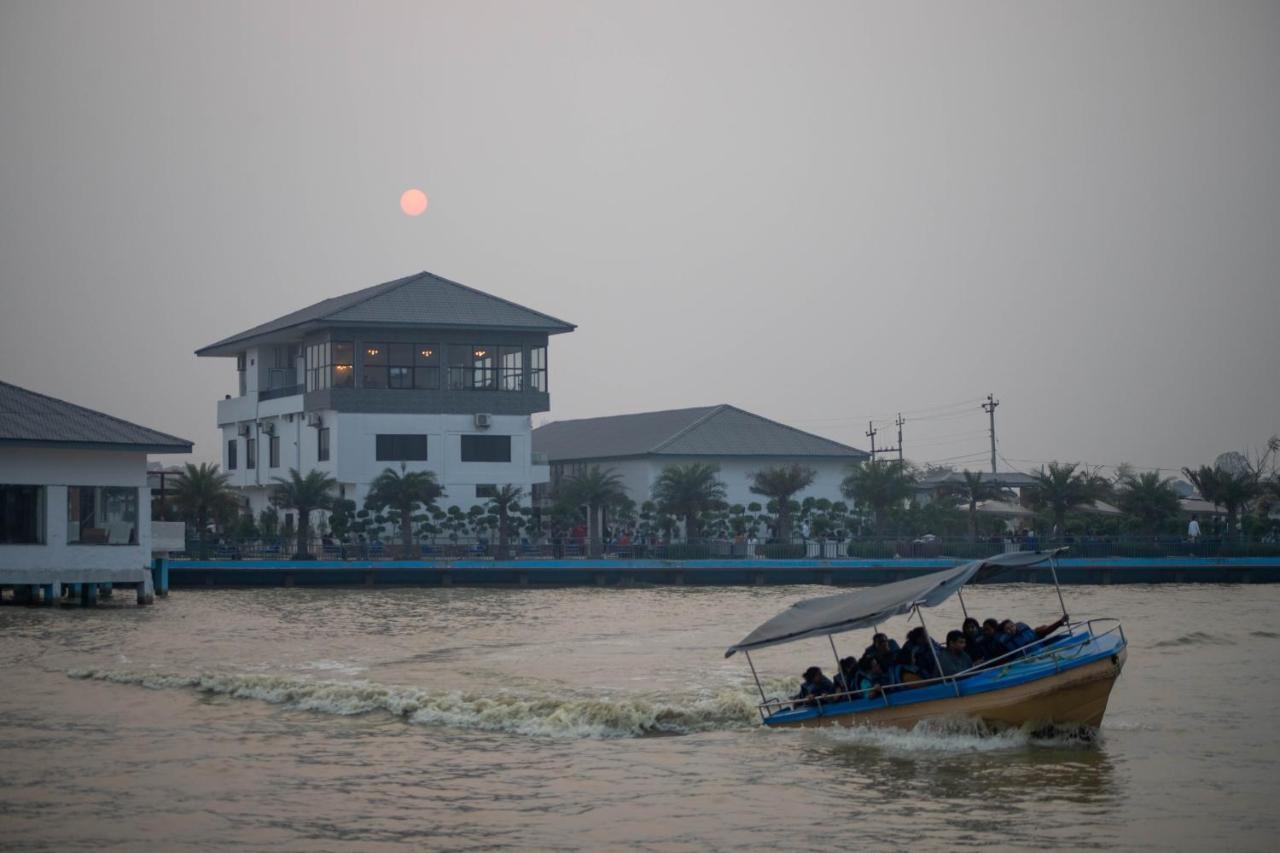 Lumbini Palace Resort エクステリア 写真
