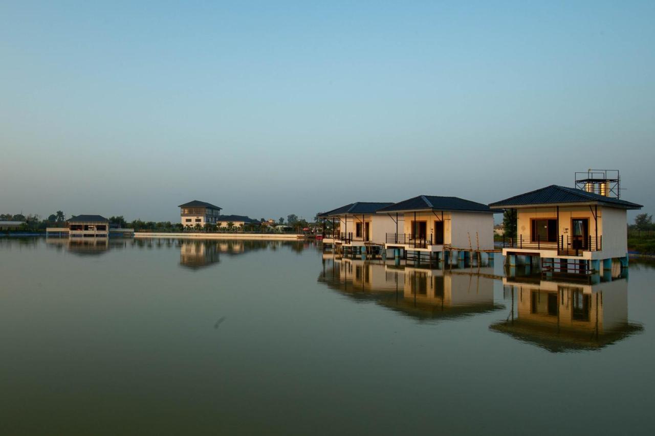 Lumbini Palace Resort エクステリア 写真