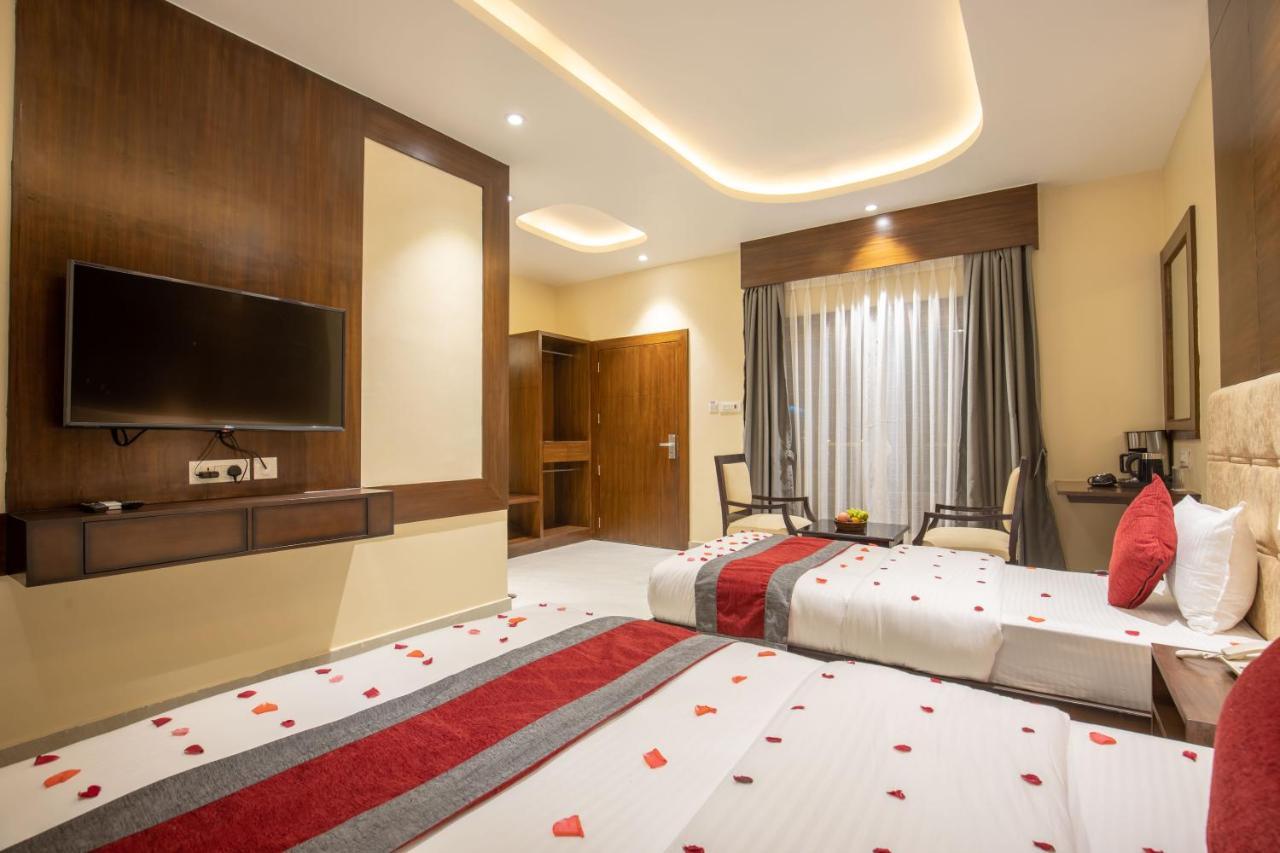 Lumbini Palace Resort エクステリア 写真