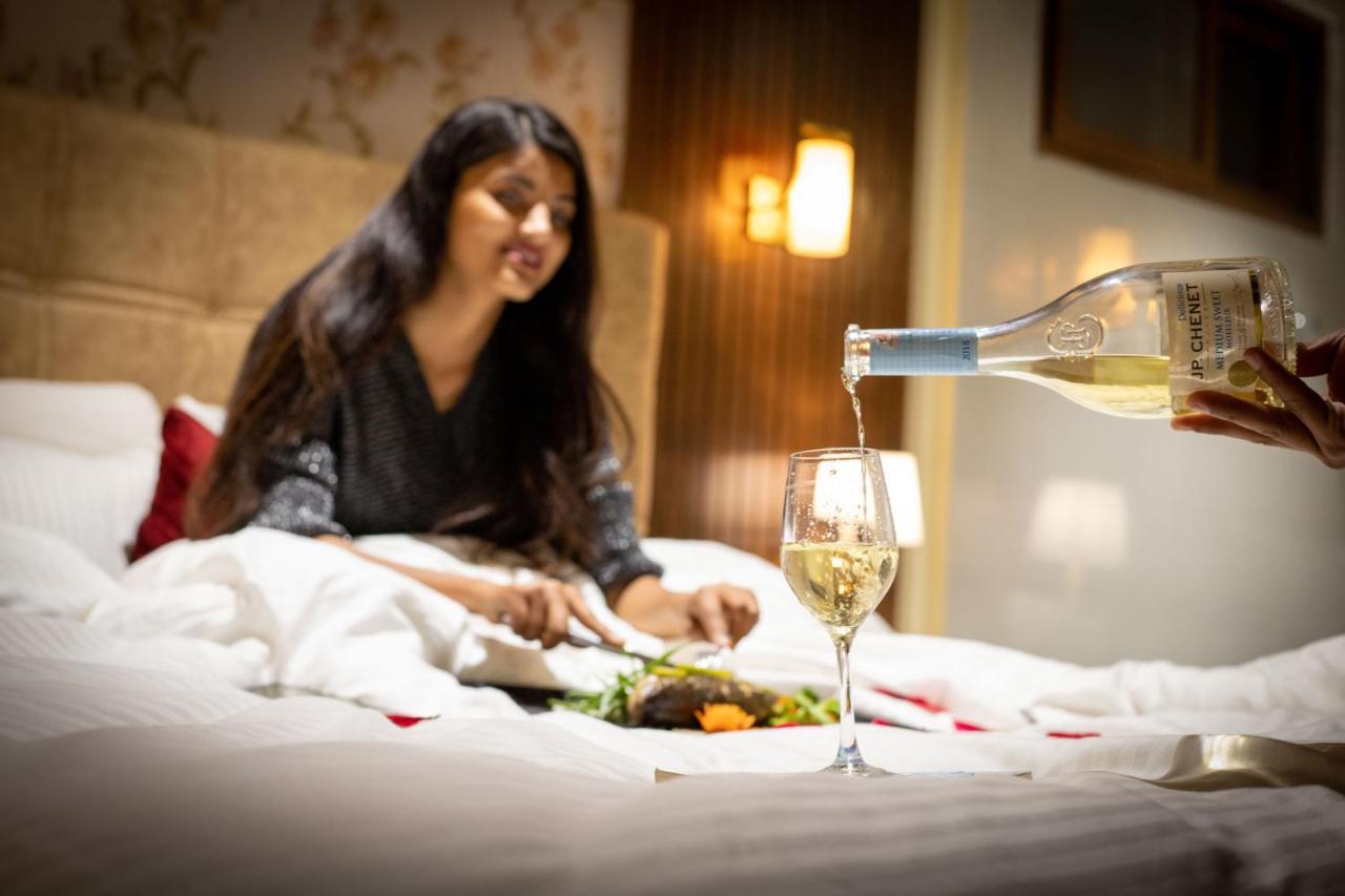Lumbini Palace Resort エクステリア 写真