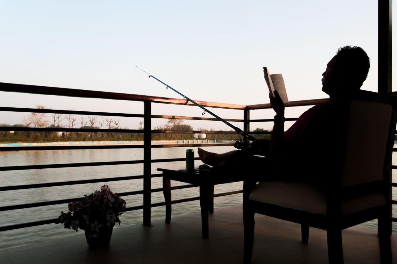 Lumbini Palace Resort エクステリア 写真