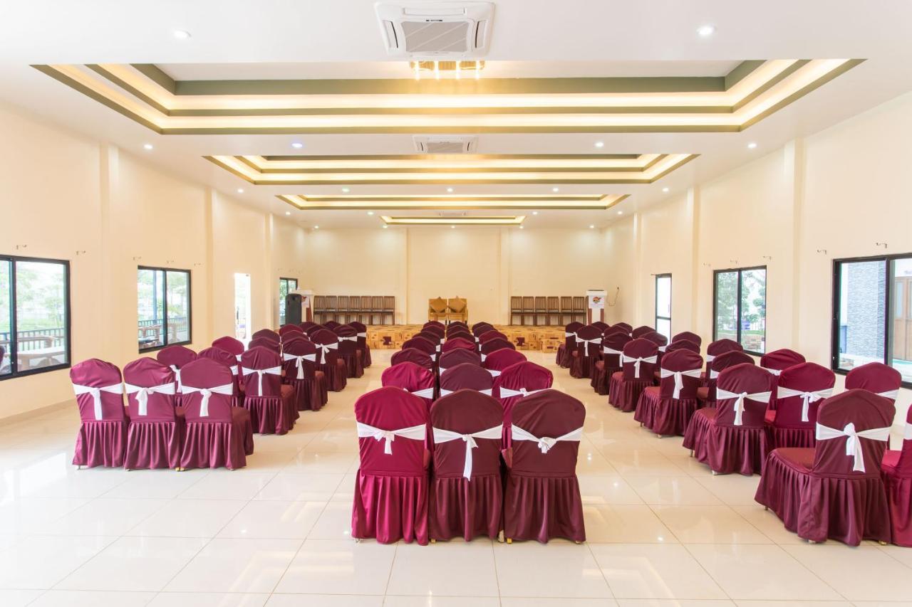 Lumbini Palace Resort エクステリア 写真