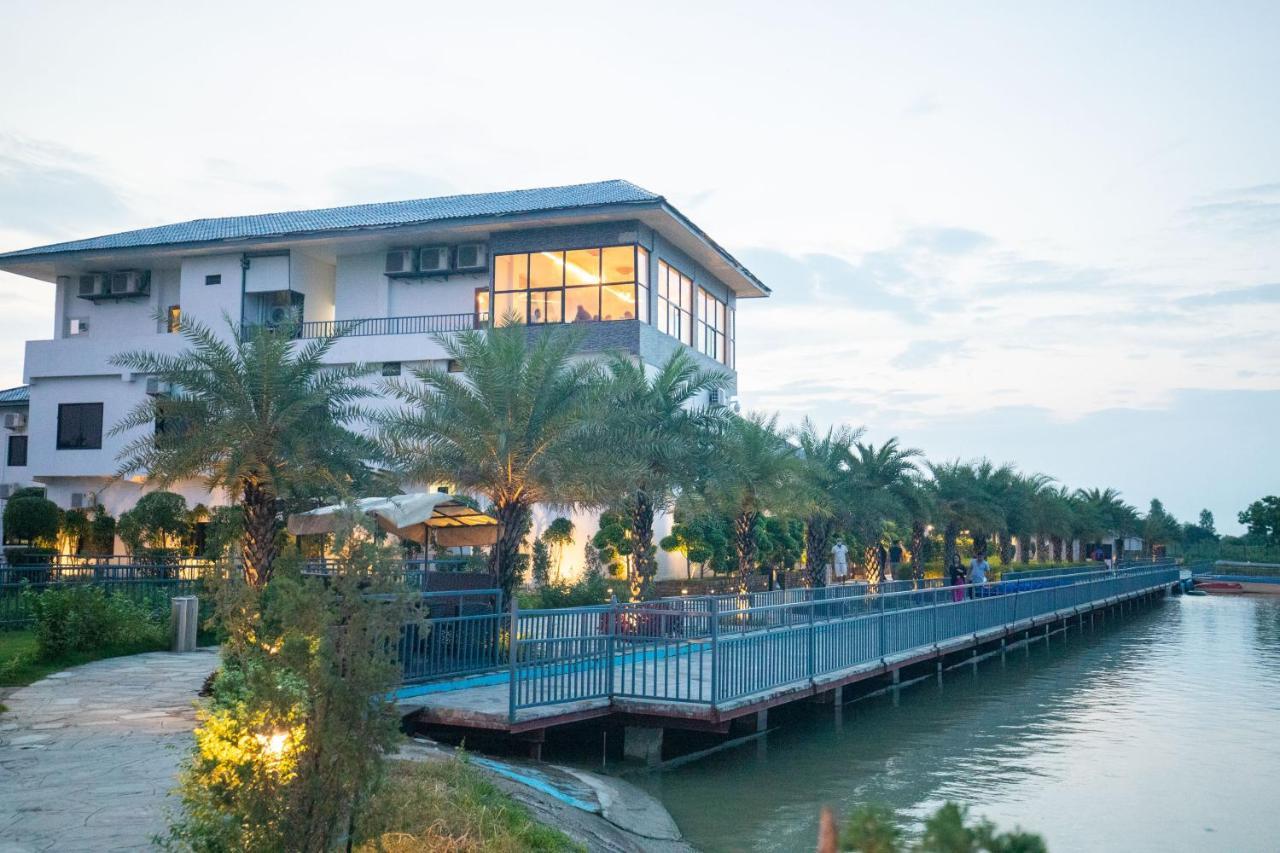 Lumbini Palace Resort エクステリア 写真
