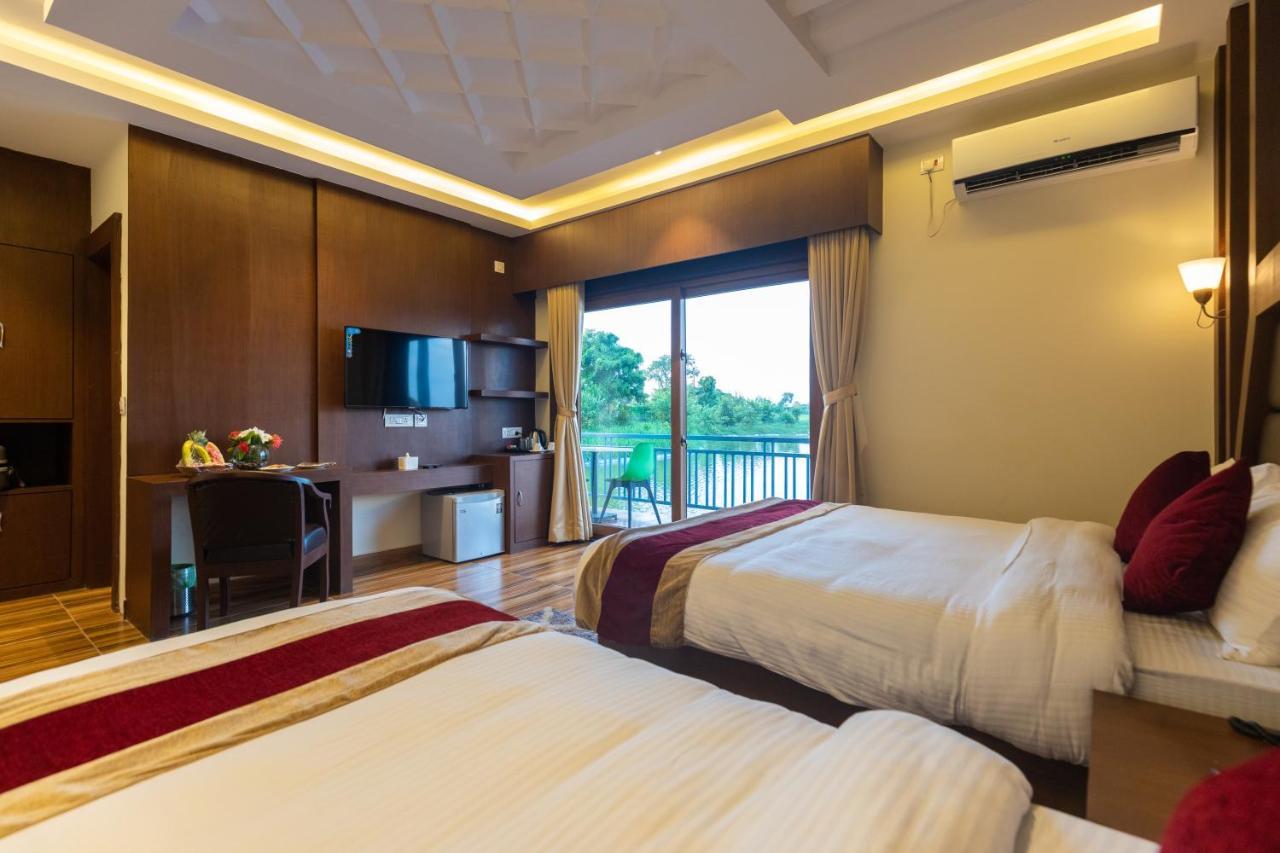 Lumbini Palace Resort エクステリア 写真
