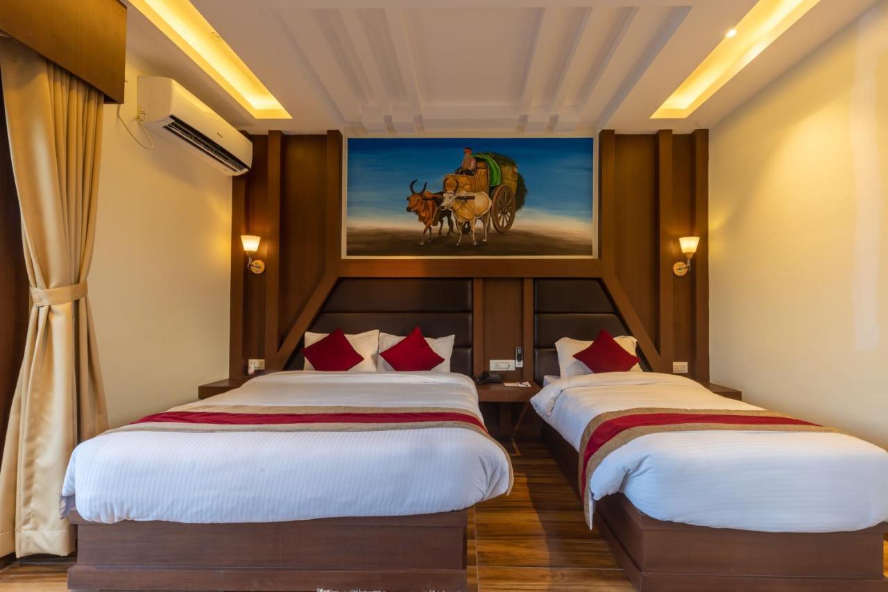 Lumbini Palace Resort エクステリア 写真