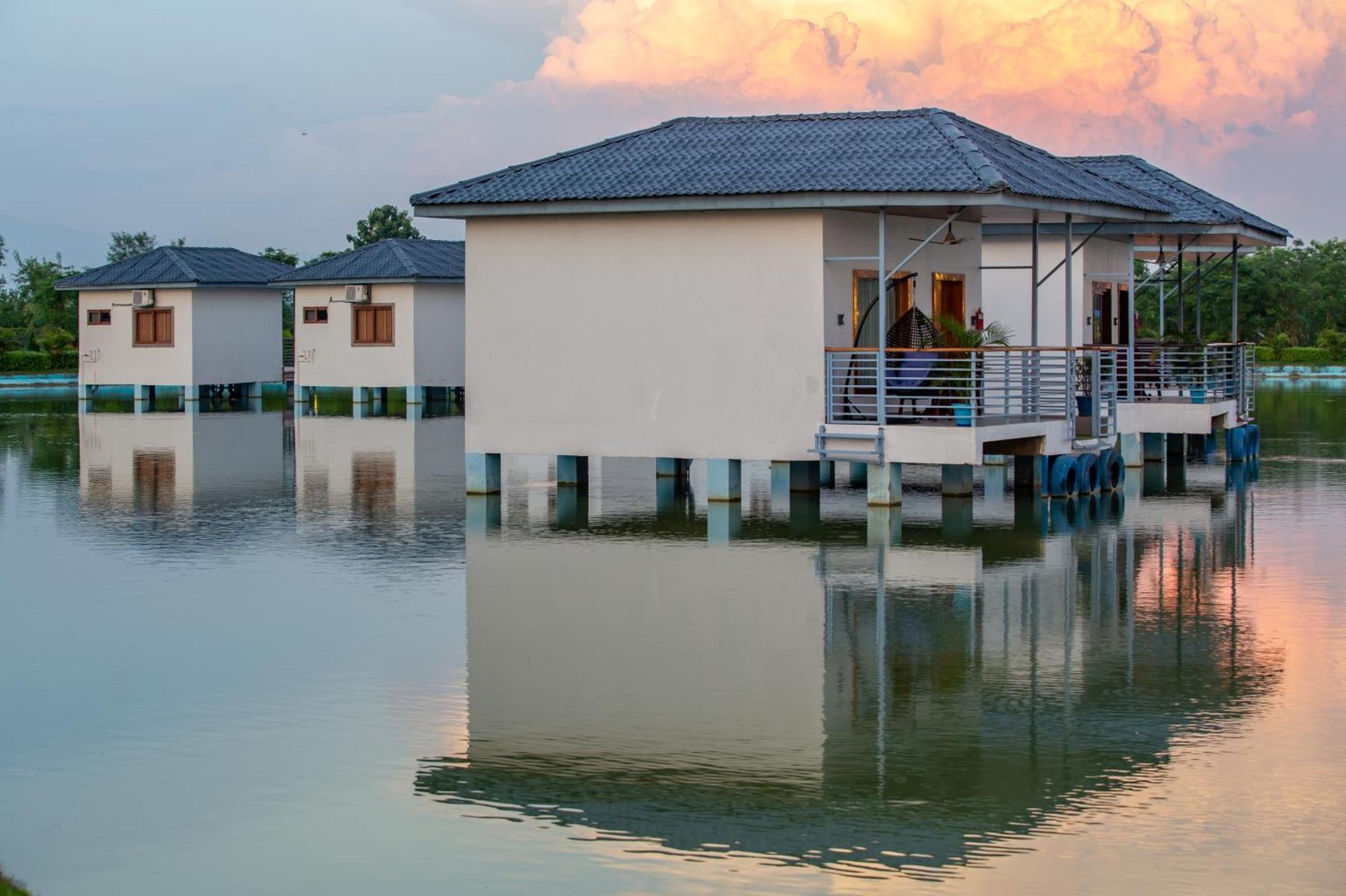 Lumbini Palace Resort エクステリア 写真