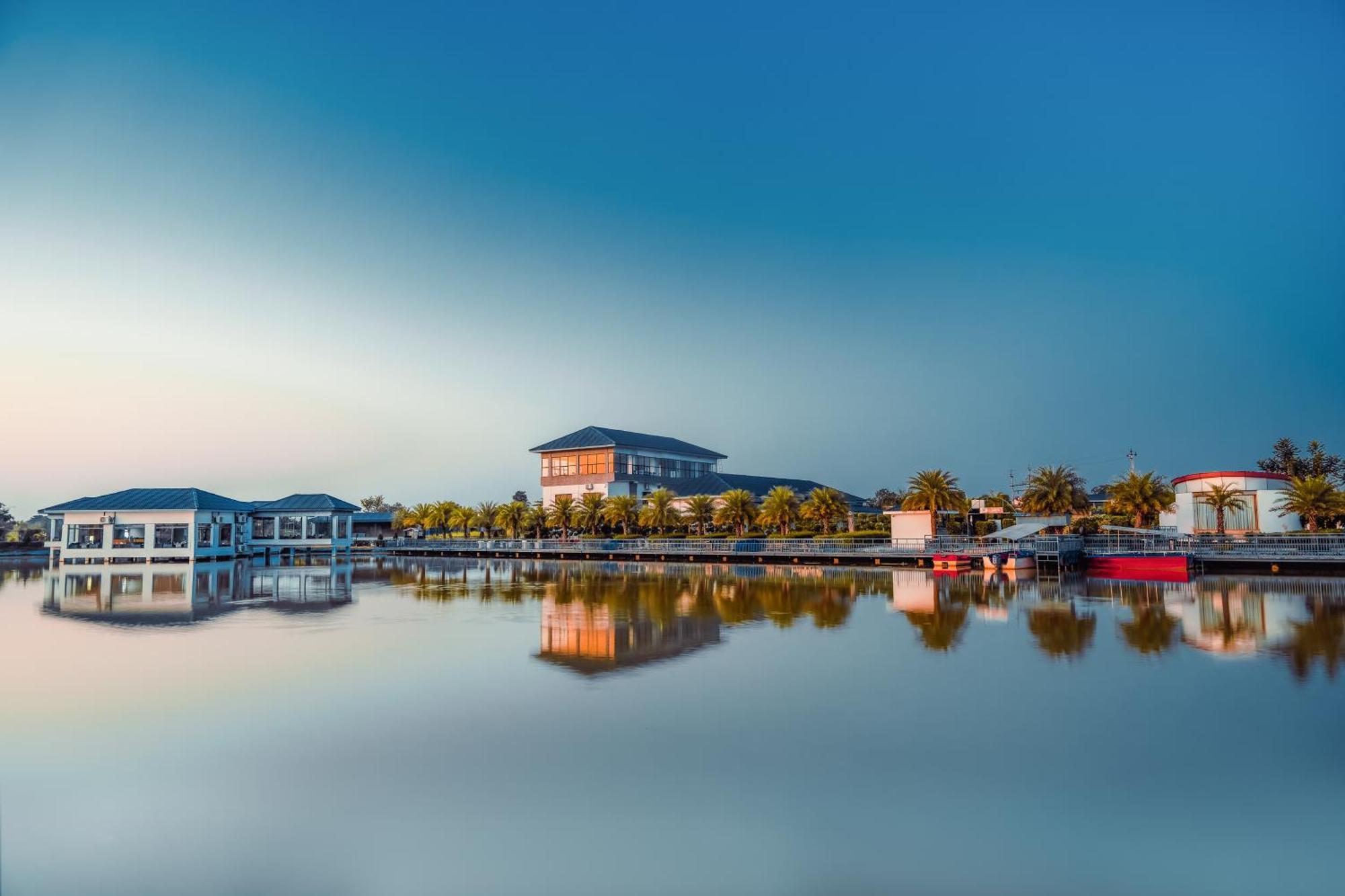 Lumbini Palace Resort エクステリア 写真